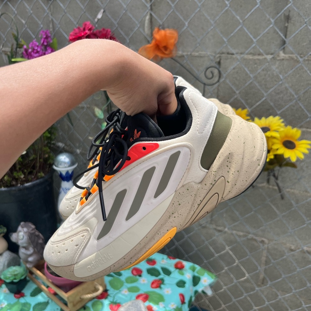 Adidas Ozelia Sneakers